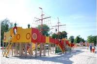 Bērnu rotaļu kompleksu Raiņa parkā veidos piegādātāju apvienība SIA ”Fixman” un ”Lappset Group Oy”