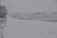 Sniega dēļ daļā Kurzemes apgrūtināta braukšana