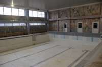 Baseina vannas renovāciju veiks SIA Āboltiņa būvuzņēmums ”AG”, sporta centra telpu rekonstrukciju – SIA ”MK būvniecība”