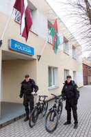 Darbu sākušas policijas velopatruļas