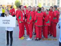 Liepājas delegācija Latvijas jaunatnes olimpiādes gājienā