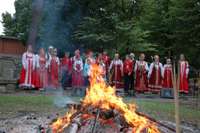 Aizvadīts pirmais mazākumtautību pasākums “Tautu draudzības ugunskurs Liepājā”
