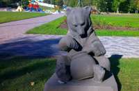 Jūrmalas parkā atgriežas lāča skulptūra