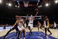 Porziņģa “double-double” neglābj “Knicks” no ceturtā zaudējuma pēc kārtas