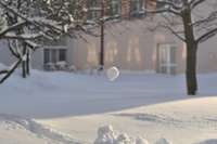 Atklās fotoizstādi “Mana skola baltā ziemas rītā”