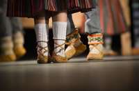 Liepājas Universitātē digitalizē tautas deju pierakstus
