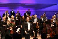 Atvara Lakstīgalas pēdējais LSO koncerts galvenā diriģenta godā