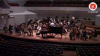”Spēcīgs bruņinieks” pie Liepājas Simfoniskā orķestra stūres