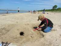 Centīsies gūt finansējumu ezera un pludmales labiekārtošanai, opozīcija pieprasa modernizēt pludmali arī Karostā