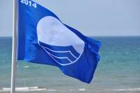 Zilajam karogam izvirzītas Liepājas pludmales un jahtu osta