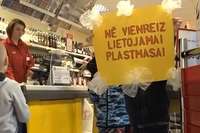 Aizliegs izsniegt bezmaksas plastmasas maisiņus