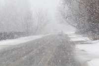 Snigšanas dēļ apgrūtināti braukšanas apstākļi