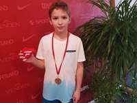 Jaunie tenisisti Jelgavā izcīna zeltu un bronzu