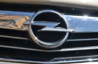 ”Opel” uzripo ”VW Amarok” un bojā to