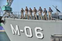 Jūras spēku karavīri dodas vairāk nekā četrus mēnešus ilgā misijā