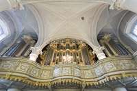 Liepājas Sv. Trīsvienības katedrālē muzicēs  ērģelniece Larisa Carjkova un čelliste Irina Vilegžaņina
