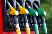 Degvielas cenas straujāk kāpj Rīgā, seko Viļņa un Tallina