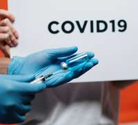 Pirmdien reģistrēti 115 jauni Covid-19 gadījumi, bet miruši trīs sasirgušie