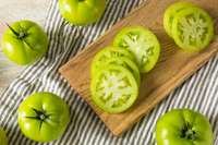 Padomi un receptes, kā pagatavot garšīgos zaļos tomātus