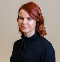 Anna Strapcāne: Cilvēki, kuri ir saņēmuši pilnu vakcinācijas pret Covid-19 kursu, atgriežoties Latvijā no ārzemēm, var neievērot pašizolāciju