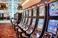 Rīgā noteikto azartspēļu organizēšanas ierobežojumu atzīst par neatbilstošu Satversmei