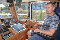 Jūrmalciema zvejnieks Oskars Kadeģis lašos tagad brauks ar modernu zvejas kuģi “Silje”