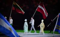 Tokijā noslēgušās olimpiskās spēles, Latvijas karogu ceremonijā nes Švecovs