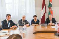 Foto: Liepājā viesojās Saeimas Izglītības, kultūras un zinātnes komisijas pārstāvji