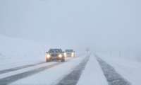Sniega un puteņa dēļ Kurzemē šovakar braukšanas apstākļi ir ļoti slikti