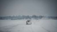 Sniega dēļ visā valsts teritorijā apgrūtināta braukšana un palēnināta satiksme