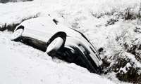 Piektdien uz Latvijas sniegotajiem ceļiem notikušas 139 avārijas, cietuši 22 cilvēki