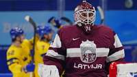 Latvija olimpisko spēļu hokeja turnīru sāk ar zaudējumu pret Zviedriju