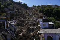 Plūdos un zemes nogruvumos Brazīlijas pilsētā 117 bojāgājušie