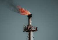 Krievijā Belgorodas apgabalā deg naftas bāze, vietvara vaino Ukrainu