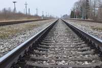 Traģiskā vilcienu sadursme Indijā notikusi signālsistēmas kļūmes dēļ