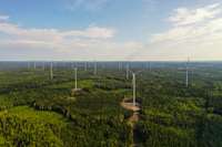 Eolus pārstāvji iedzīvotājiem skaidro vēja enerģijas ražošanas procesus un vēja parku nozīmi
