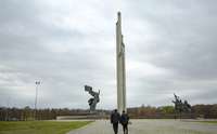 Uzvaras parkā esošais piemineklis Rīgas pašvaldībai būs jādemontē līdz 15.novembrim