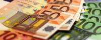 Saeima konceptuāli atbalsta minimālo algu palielināt līdz 620 eiro