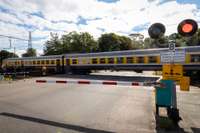 “Latvijas dzelzceļš” uzsāk drošības kampaņu “Redzi sliedes – nopauzē!”
