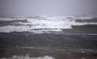 Pie Karostas Ziemeļu mola jūra atdod bojā gājušas sievietes ķermeni