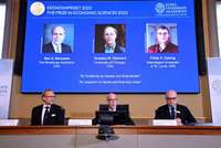 Nobela prēmija ekonomikā piešķīrta amerikāņiem Bernankem, Daimondam un Dibvigam par banku lomas ekononomikā pētījumiem
