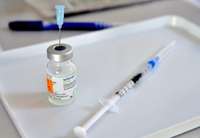 Pielāgotajai vakcīnai atsaucība minimāla. Aicinās, sūtot īsziņas