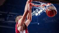 Latvijas basketbolisti veiksmīgo kvalifikācijas ciklu turpina ar uzvaru pār Lielbritāniju