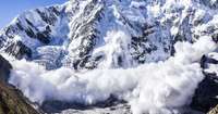 Lavīnā Šveices Alpos trīs bojāgājušie