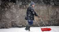 Stiprākā snigšana un lielākās vēja brāzmas pirmdien būs Kurzemē