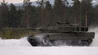 Polija nosūtīs Ukrainai vēl 60 tankus