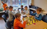 Liepājas skolēnu sporta spēlēs šahā noskaidro labākos