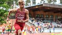 Iļja Petrušenko vēlreiz labo Latvijas rekordu 300 metru distancē