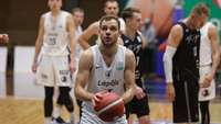 “Liepājas” un “VEF Rīga” basketbolisti spēkojas Latvijas kausa finālā