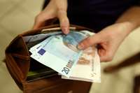 No 1. aprīļa ārstniecības personu vidējā darba samaksa palielināsies par 120 eiro